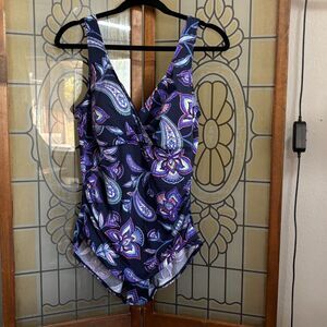 Seekers Australia Floral Paisley Purple Print One Piece Swimsuit Beachy Size 18